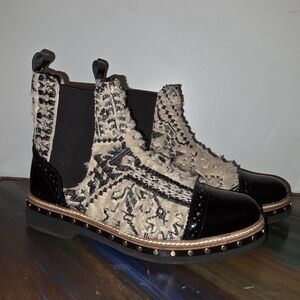FREE PEOPLE Atlas Textile Chelsea Boot in Black and Cream Size EU37.5